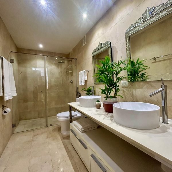 lujoso apartamento yoo baño