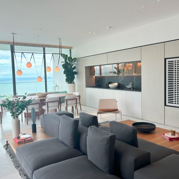 Proyecto en Paitilla con vistas panorámicas al mar y acabados de lujo, ofreciendo un estilo de vida exclusivo. NL REALTY & LEGAL SERVICES, Panamá. Real State.