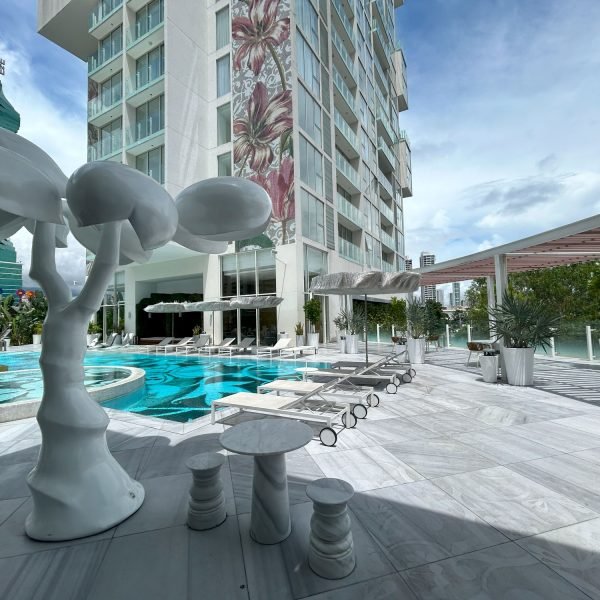 Wanders & Yoo. Proyecto de lujo con diseño de interiores por Marcel Wanders, ubicado en área céntrica con vistas al mar y la ciudad. NL REALTY & LEGAL SERVICES, Panamá. Real State.