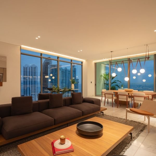 Proyecto en Paitilla con vistas panorámicas al mar y acabados de lujo, ofreciendo un estilo de vida exclusivo. NL REALTY & LEGAL SERVICES, Panamá. Real State.